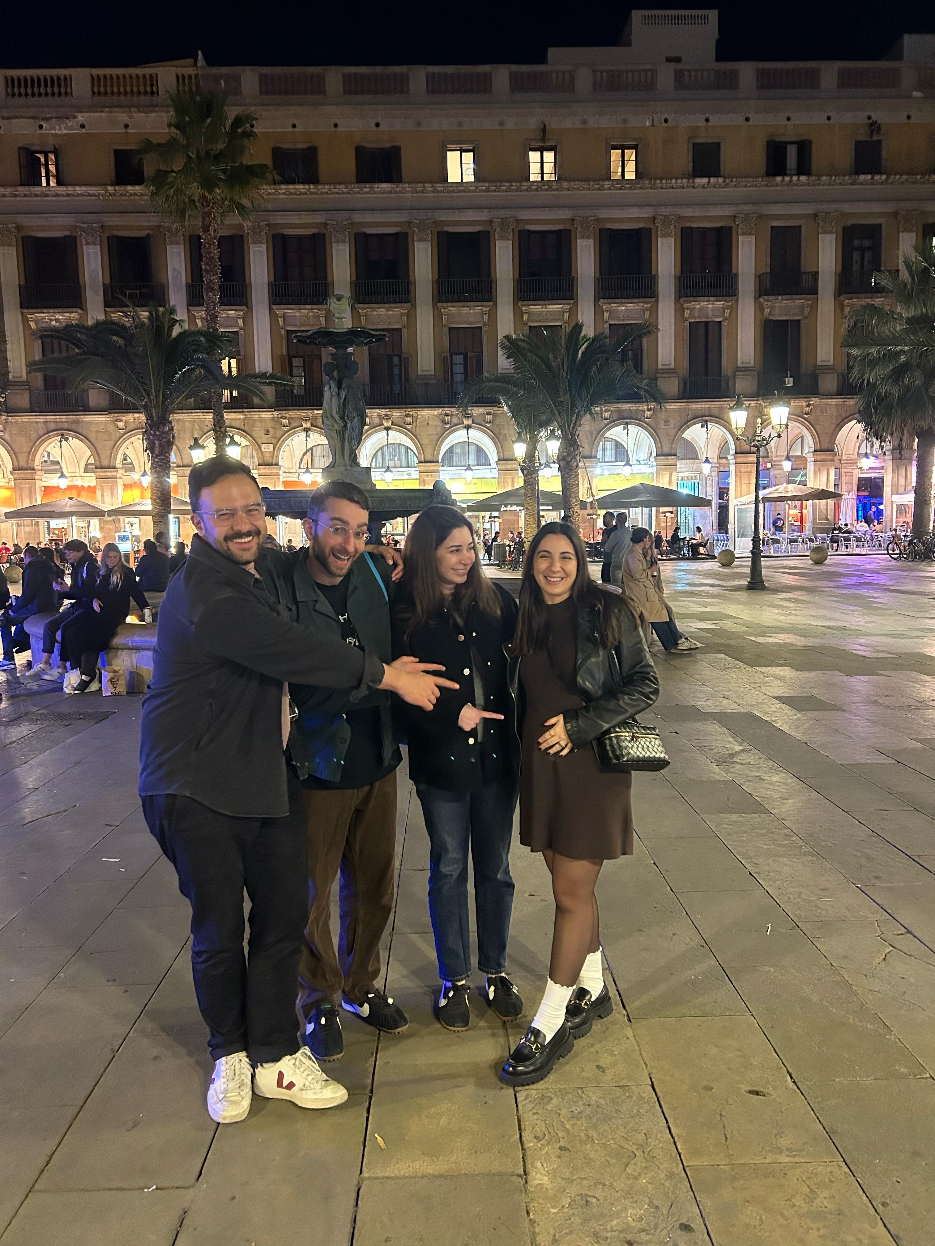 Night out with friends in Placa Reial